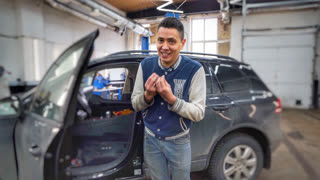 Пустой Touareg NF на тряпке. Меняем салон на кожу.