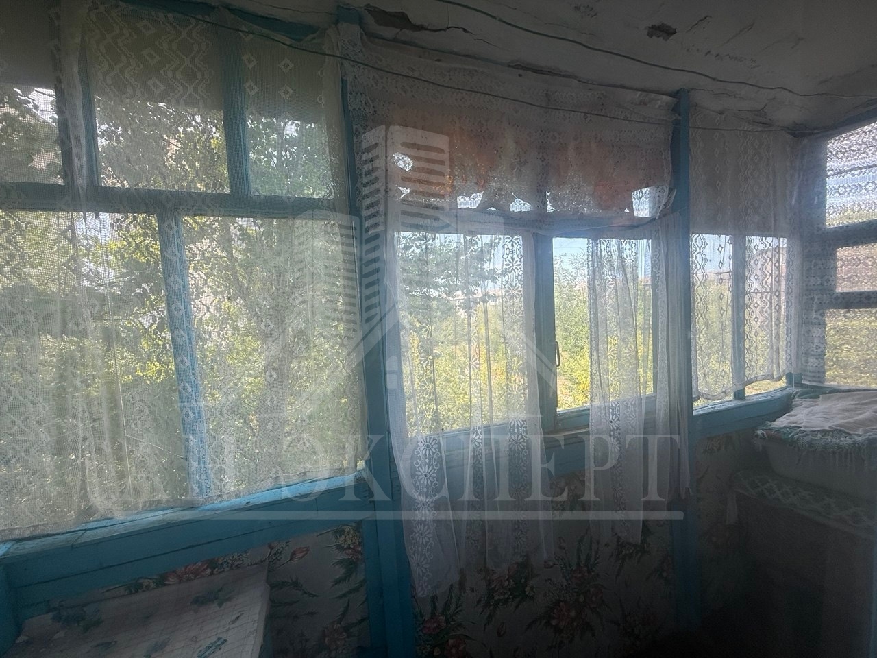 🔑 ПРОДАМ 2-КОМНАТНУЮ КВАРТИРУ 🔑 📍 Расположение: г. Стаханов, ул. Карбышева, дом 7✅ (р-н Торговый ) 🏢 Этаж - 3/5 ✅ ❗Долгов нет❗ ✍ ОПИСАНИЕ: 🔹Продаётся квартира в г. Стаханов 🔹Входная металлическая дверь 🔹Отопление (2-х контурный котёл) 🔹Новые радиаторы 🔹 Косметический ремонт 🔧 🔹 Просторные, светлые комнаты 💡 🔹...
