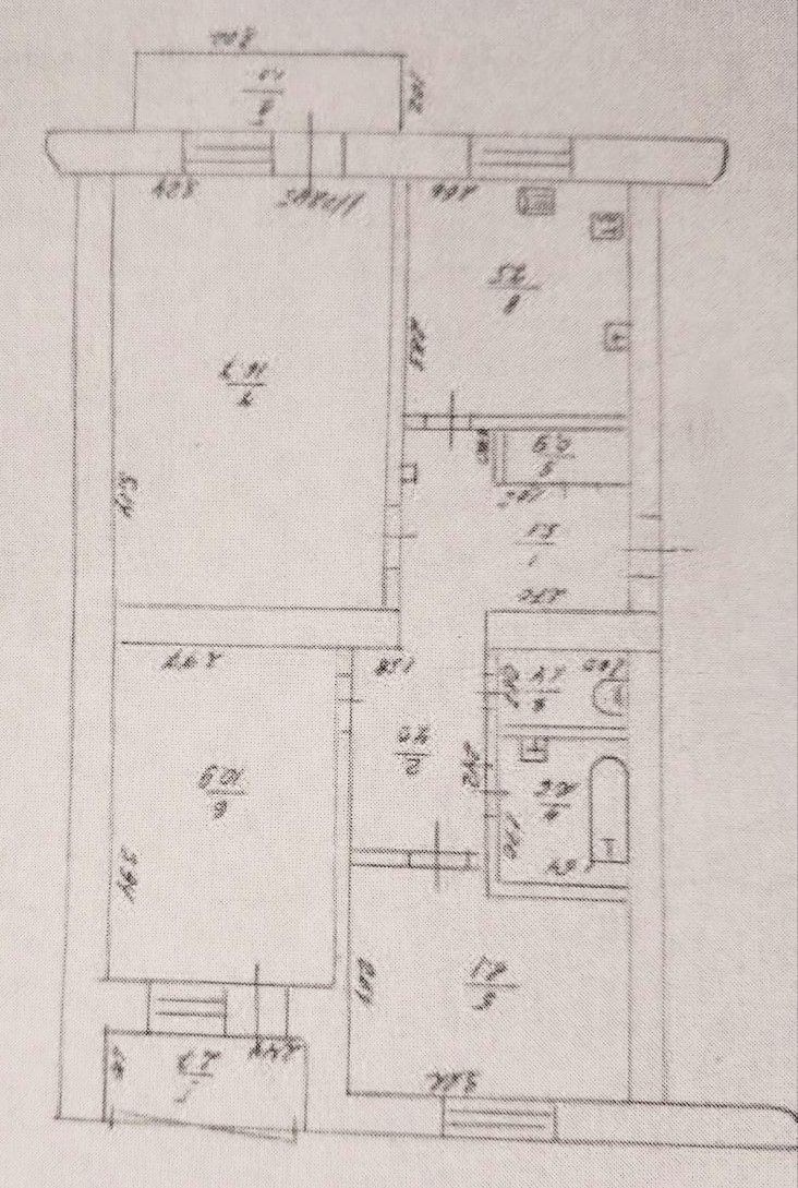 🏡 Продаётся 3-комнатная квартира 📍 пос. Орджоникидзе, Краснодонский район 📐 Общая площадь: 60,9 м² | Жилая: 35,7 м² 🛏 Все комнаты изолированные: — 8,1 м² | 10,9 м² | 16,7 м² 🚿 Санузел раздельный: — Ванная: 2,6 м² | Туалет: 1,0 м² 🍽 Кухня: 7,5 м² 🚪 Коридоры: 5,1 м² и 4,0 м² 🪟 Есть застеклённые балкон и лоджия ...